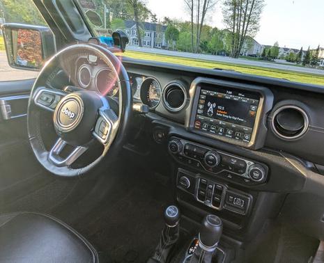 2022 Jeep Gladiator Overland