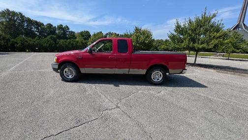 Red 2001 Ford F-150 XLT SuperCab