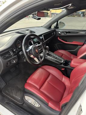White 2020 Porsche Macan Macan