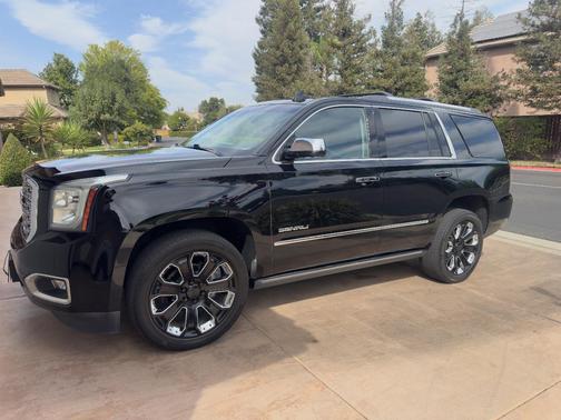 Black 2018 GMC Yukon Denali