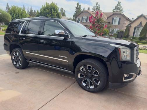 Black 2018 GMC Yukon Denali