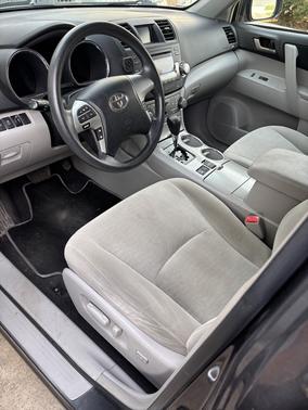 2012 Toyota Highlander SE