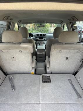 2012 Toyota Highlander SE