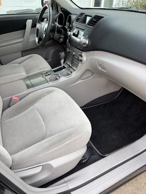 2012 Toyota Highlander SE