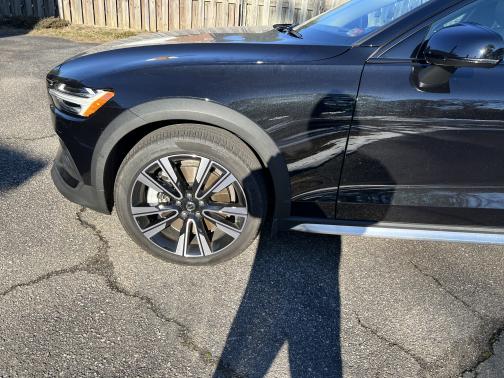 2023 Volvo V60 Cross Country B5 Ultimate