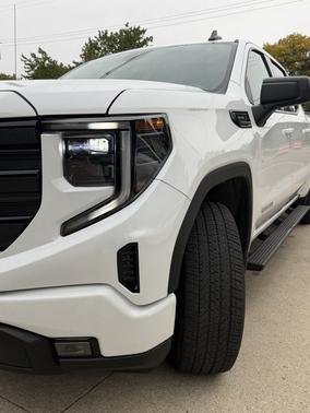 White 2025 GMC Sierra 1500 Elevation