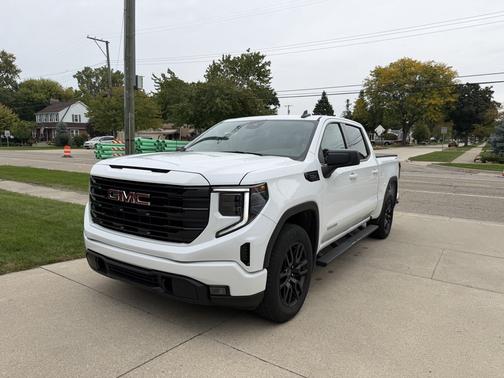 White 2025 GMC Sierra 1500 Elevation