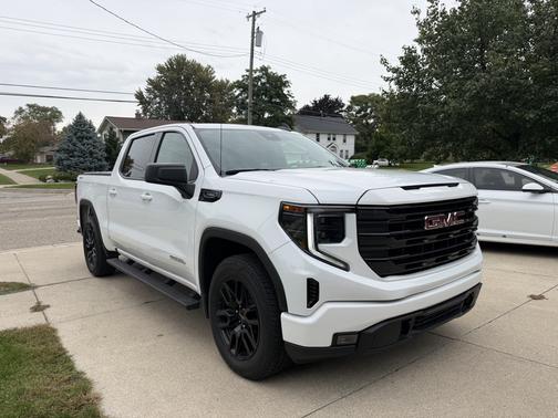White 2025 GMC Sierra 1500 Elevation