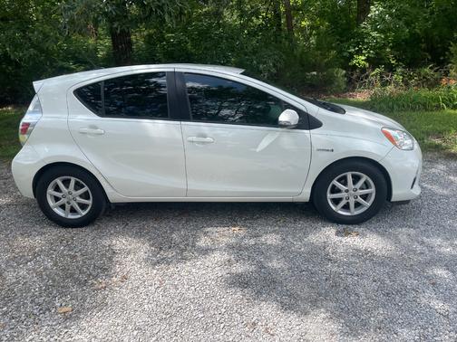 White 2012 Toyota Prius c Four