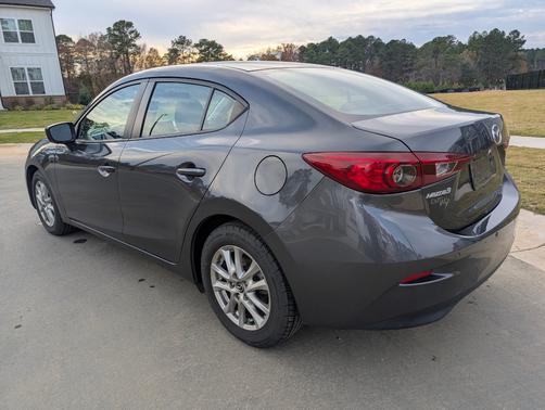 2015 Mazda Mazda3 i Sport