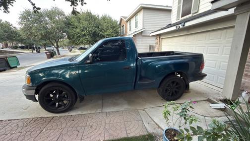 Blue 2001 Ford F-150 XL Flareside