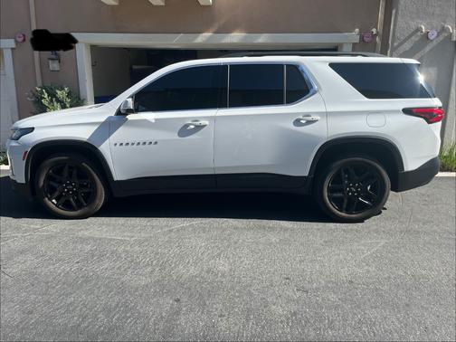 White 2023 Chevrolet Traverse LT Cloth
