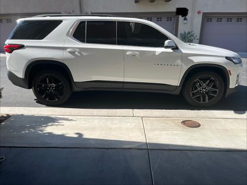 White 2023 Chevrolet Traverse LT Cloth