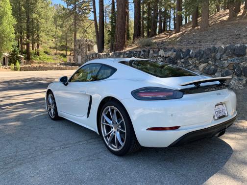 Photo 2 of 6 of 2018 Porsche 718 Cayman Base
