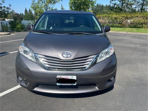 2015 Toyota Sienna XLE