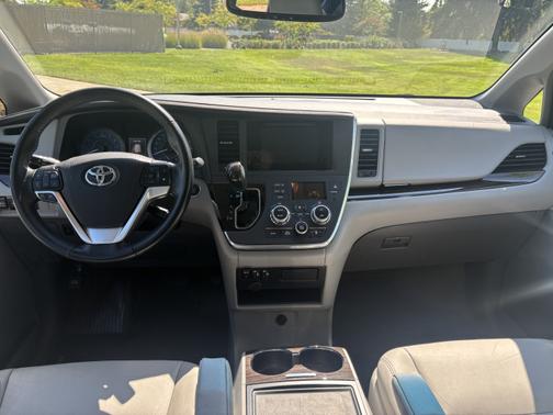 2015 Toyota Sienna XLE