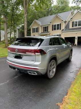 2024 Volkswagen Atlas Cross Sport 2.0T SEL R-Line 4MOTION