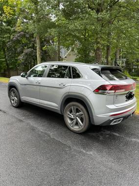 2024 Volkswagen Atlas Cross Sport 2.0T SEL R-Line 4MOTION
