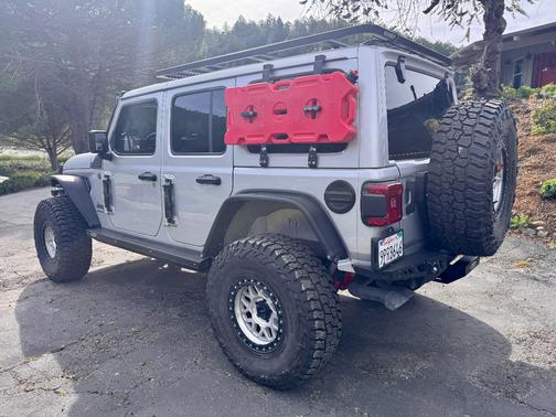 Silver 2024 Jeep Wrangler Rubicon 392