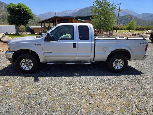 Silver 2002 Ford F-250 XL SuperCab Super Duty