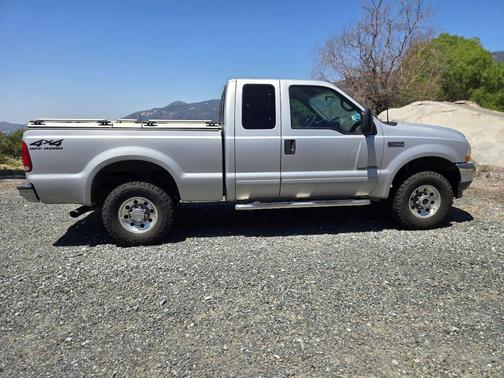 Silver 2002 Ford F-250 XL SuperCab Super Duty