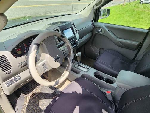 Black 2013 Nissan Frontier SV