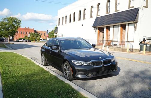 Black 2019 BMW 330 i