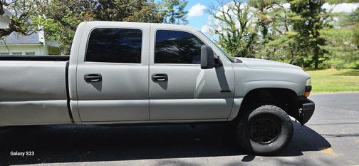 Gray 2002 Chevrolet Silverado 2500 LS H/D Crew Cab