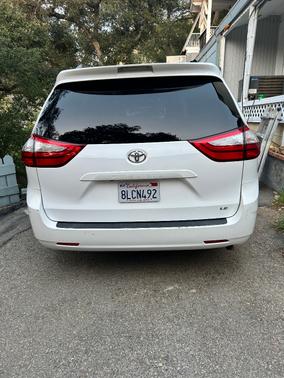 White 2016 Toyota Sienna LE