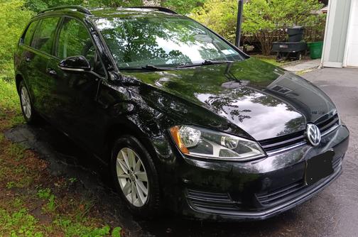 2016 Volkswagen Golf SportWagen TSI S 4-Door