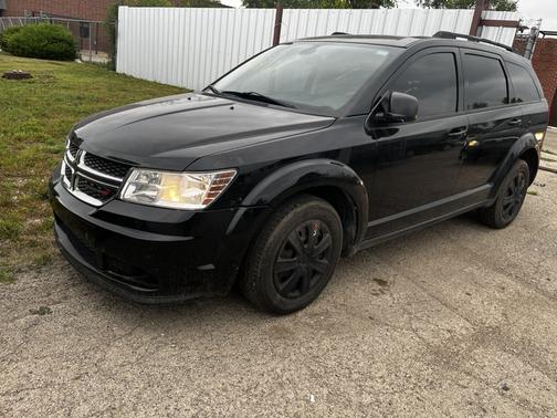 Black 2018 Dodge Journey SE