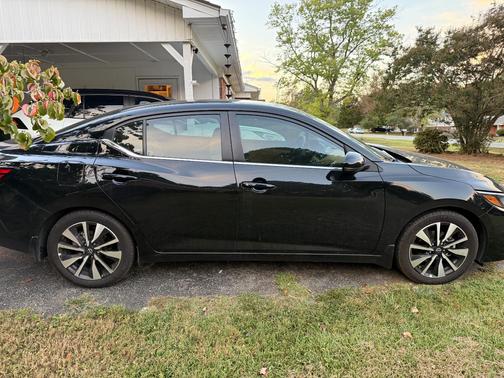Black 2025 Nissan Sentra SV