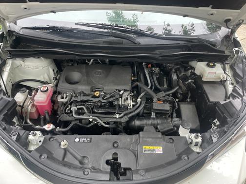 2021 Toyota Sienna LE 8 Passenger