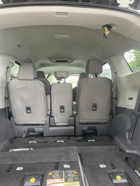 2021 Toyota Sienna LE 8 Passenger