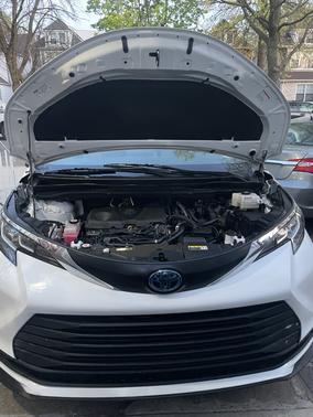 2021 Toyota Sienna LE 8 Passenger
