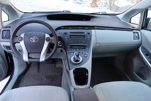 2010 Toyota Prius III
