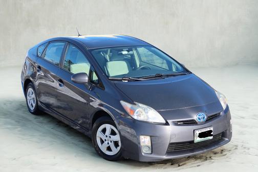 2010 Toyota Prius III