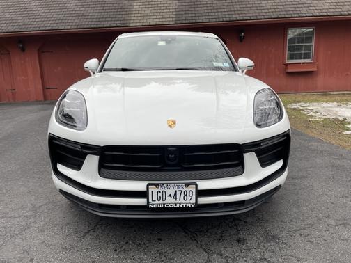 2023 Porsche Macan T
