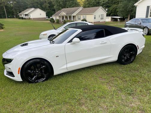 White 2019 Chevrolet Camaro 2SS