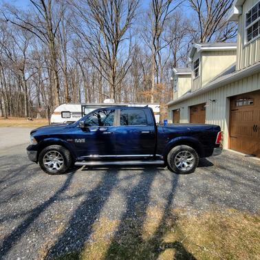 Photo 5 of 11 of 2017 RAM 1500 Longhorn