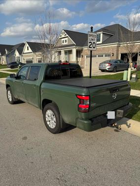 Green 2022 Nissan Frontier SV