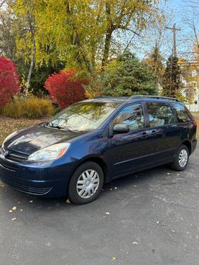 2005 Toyota Sienna CE