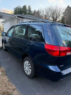 2005 Toyota Sienna CE