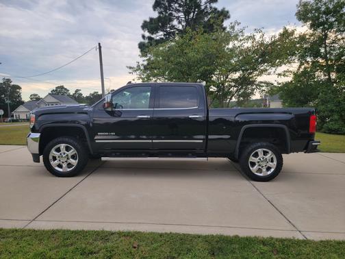 Photo 4 of 13 of 2017 GMC Sierra 2500 SLT
