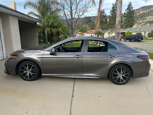 2022 Toyota Camry SE