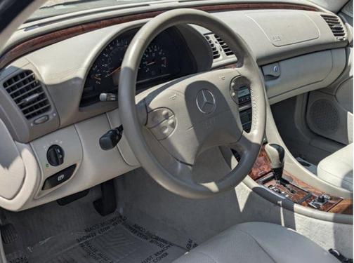 2002 Mercedes-Benz CLK-Class 320