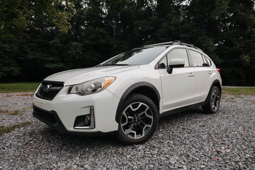 White 2016 Subaru Crosstrek 2.0i Premium