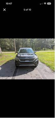 Black 2023 Kia Seltos LX