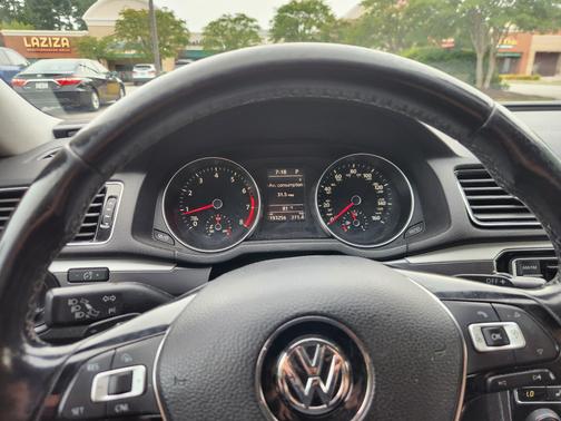 2016 Volkswagen Passat 1.8T R-Line