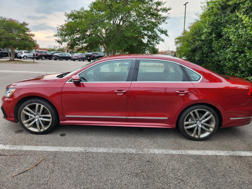 2016 Volkswagen Passat 1.8T R-Line
